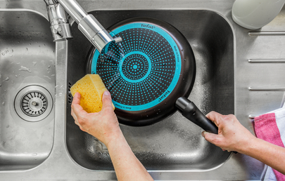Tefal Easy Cook Frypan 28Cm Titanium Non Stick Thermo Signal 100% Safe Cooking Pan Suitable For All Heat Sources Except Induction B5540602 4 Tefal Easy Cook Frypan 28Cm Titanium Non Stick Thermo Signal 100% Safe Cooking Pan Suitable For All Heat Sources Except Induction B5540602