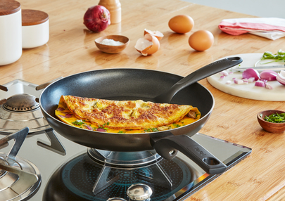 Tefal Easy Cook Frypan 28Cm Titanium Non Stick Thermo Signal 100% Safe Cooking Pan Suitable For All Heat Sources Except Induction B5540602 11 Tefal Easy Cook Frypan 28Cm Titanium Non Stick Thermo Signal 100% Safe Cooking Pan Suitable For All Heat Sources Except Induction B5540602