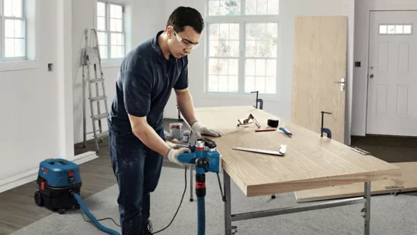 Bosch Portable Planer 82mm 700W GHO 700