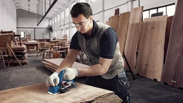 Bosch Portable Planer 82mm 700W GHO 700