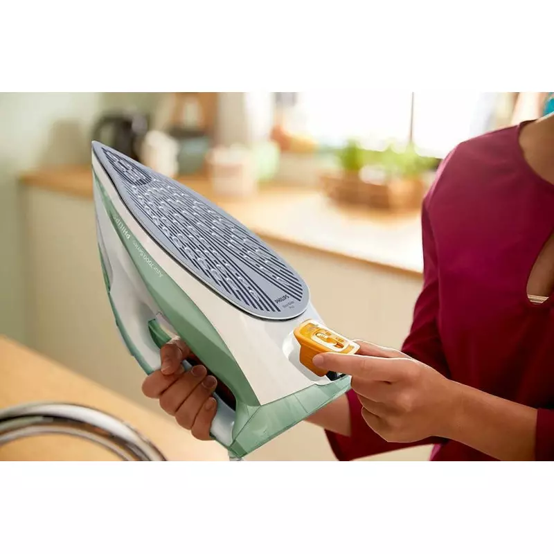 Philips Steam Iron Hv 2600W 300Ml , 220G Steam Boost, Quick Calc Release And Steamglide Plus Soleplate, 7000 Series Green Dst7012 5 Philips Steam Iron Hv 2600W 300Ml , 220G Steam Boost, Quick Calc Release And Steamglide Plus Soleplate, 7000 Series Green Dst7012